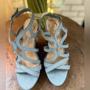 Women’s platform shoes